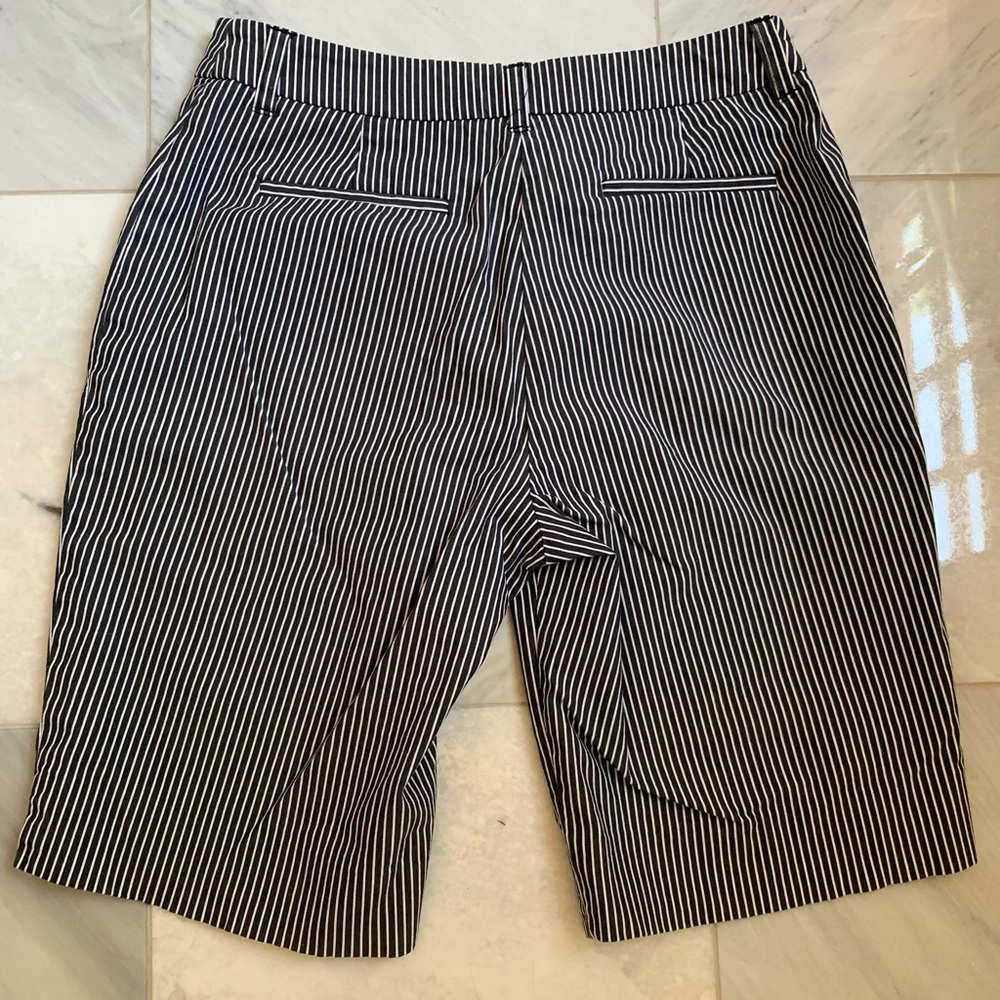 Anne Klein Sport Womens Size 4 Petite White Stripe Cotton Stretch Bermuda Shorts - Picture 3 of 9